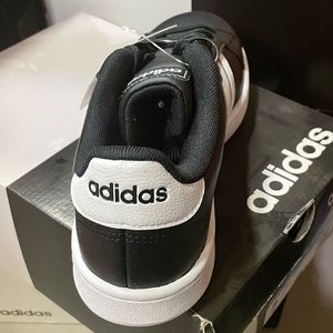 Adidas Grandcourt Sneakers